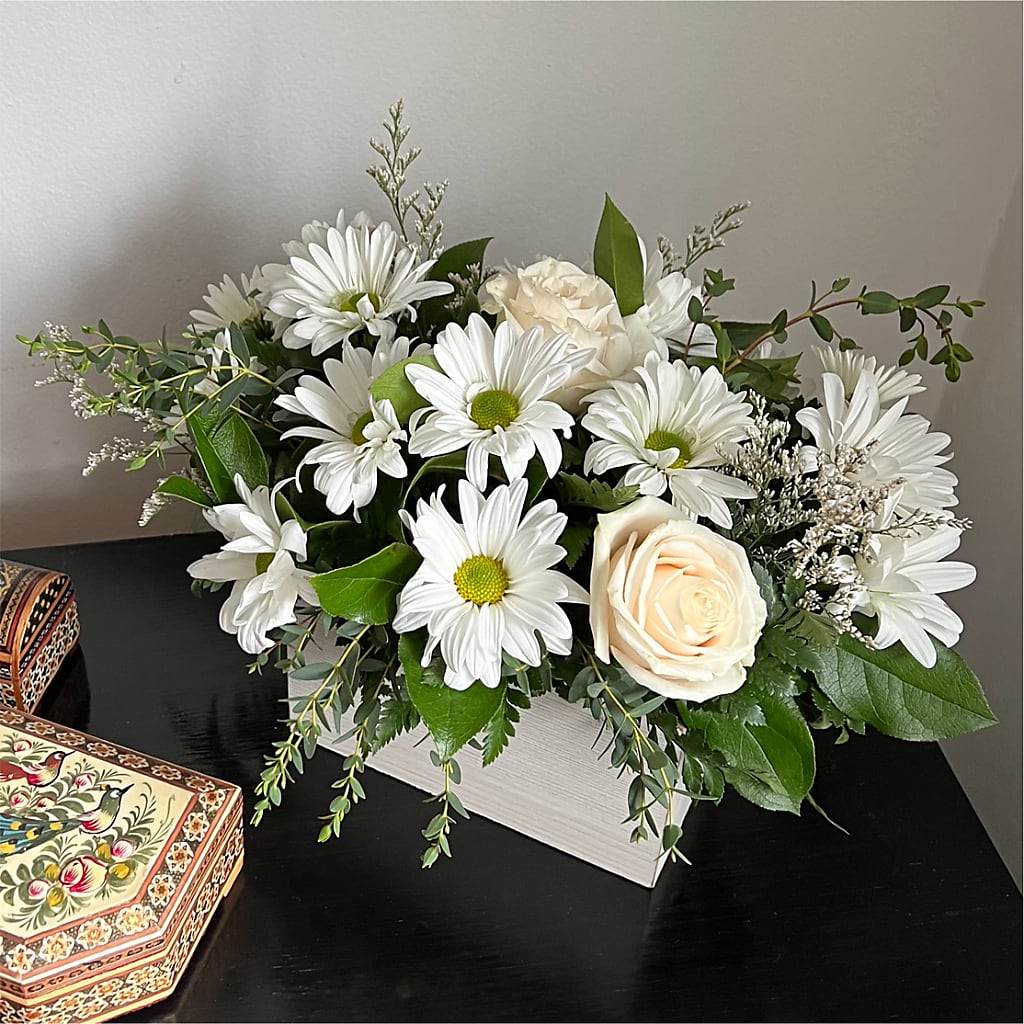Fresh Linen Box Bouquet – Unique Flowers And Wedding, Dania Beach FL