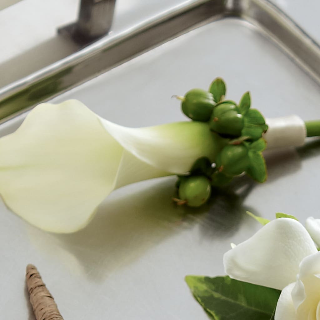 White Calla Boutonniere – Unique Flowers And Wedding, Dania Beach FL