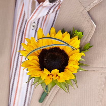Free Spirit Boutonniere –  Unique Flowers And Wedding, Dania Beach FL